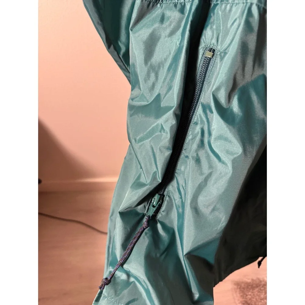 REI Vtg Windbreaker Gorpcore chic unisex med 90s collegiate prep fall transition